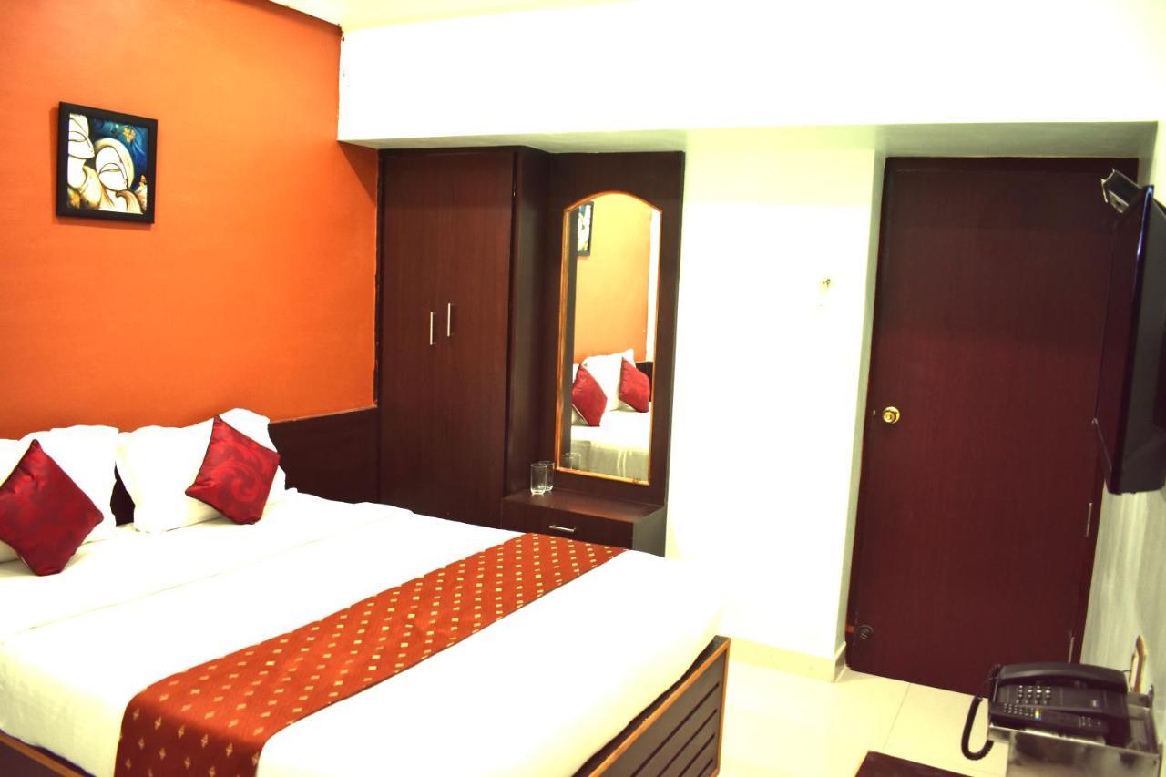 Hotel Apple Park Inn Tiruchirappalli Ngoại thất bức ảnh